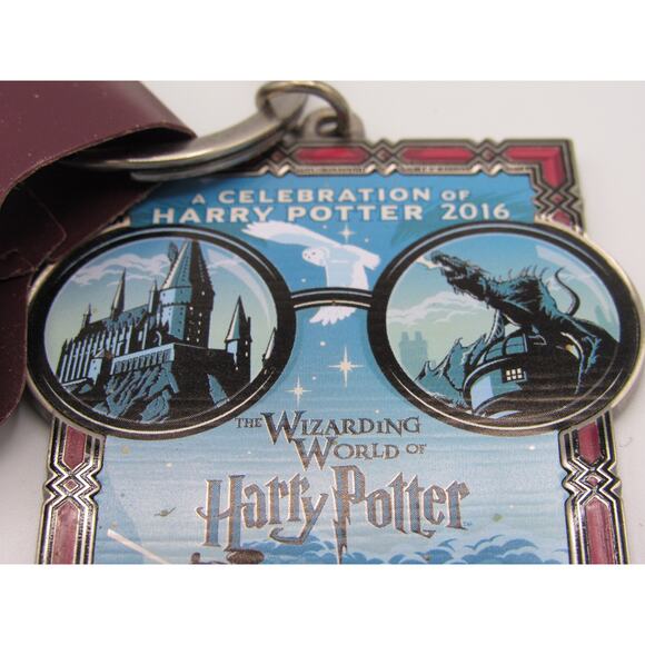 NEW Universal Studios Wizarding World Of Harry Potter Celebration 2016 Keychain - Picture 9 of 12